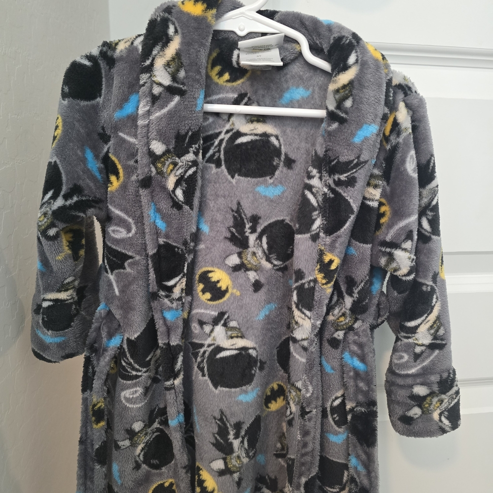 Batman Kids Hooded Fleece Robe in Gray with Yellow & Blue Accents
